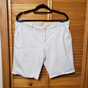 Levi's Walking/ Bermuda Shorts Size: 16 EUC